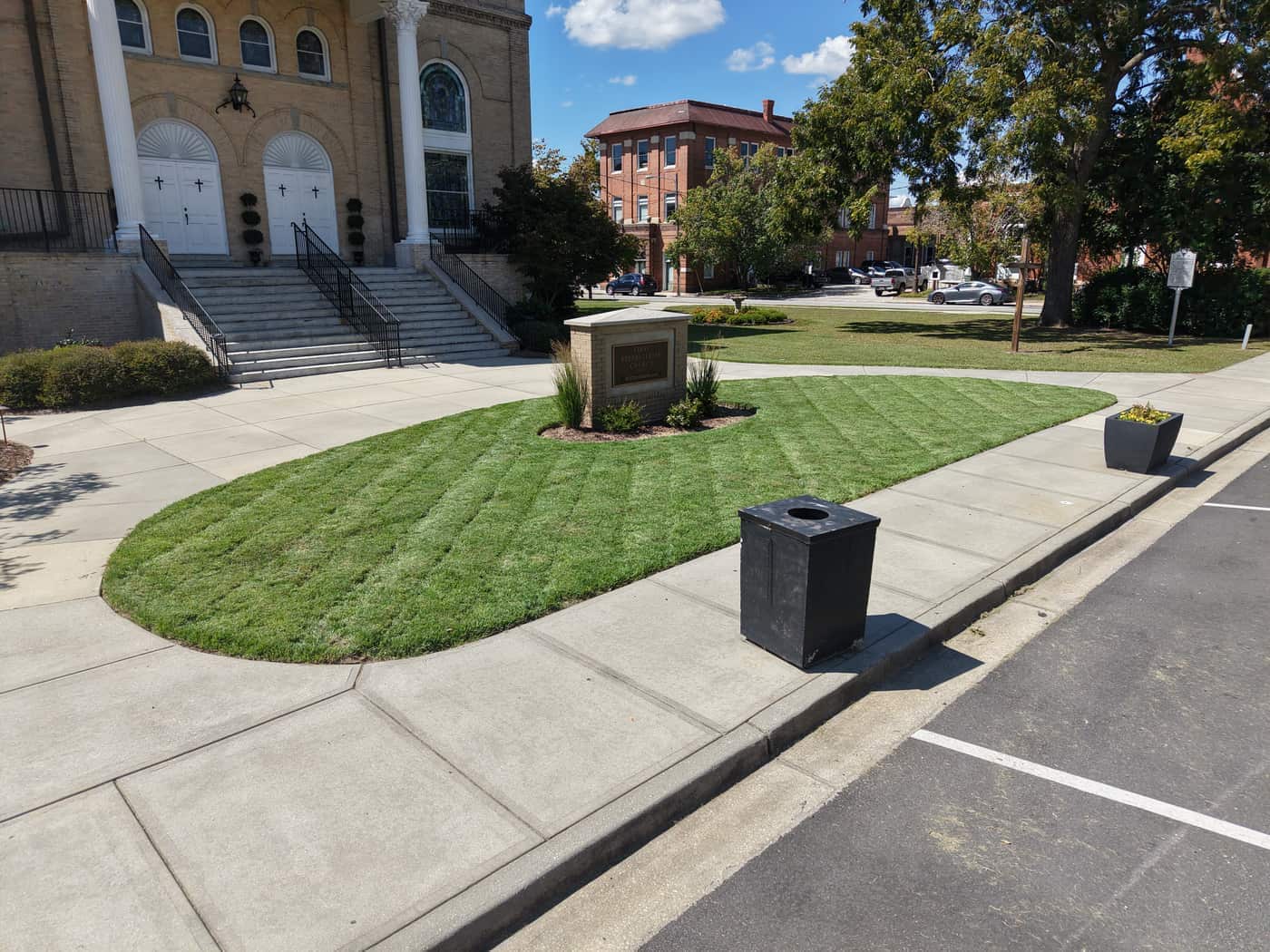 First Presbyterian Church Courtyard and Grounds in Bennettsville First Presbyterian Church, photo 6