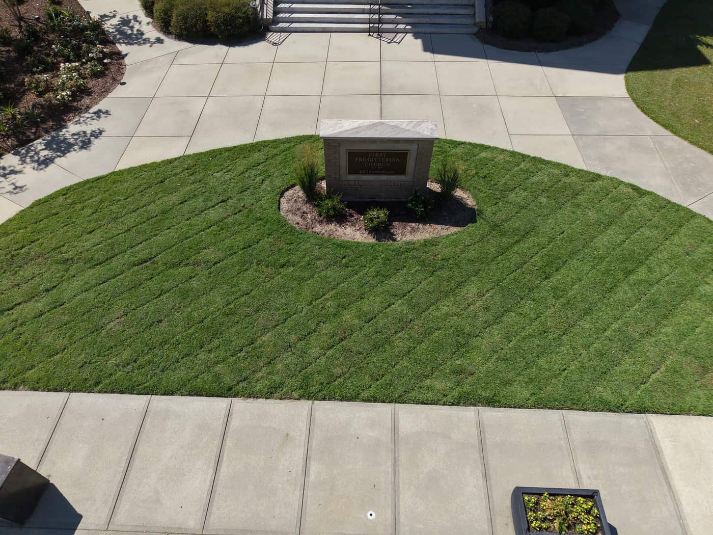 First Presbyterian Church Courtyard and Grounds in Bennettsville First Presbyterian Church, photo 11