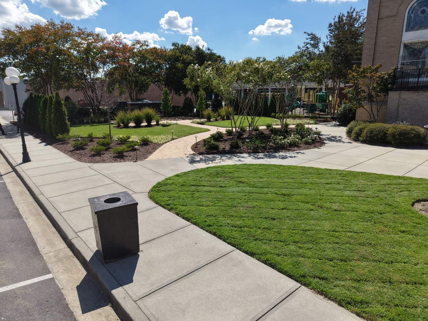 First Presbyterian Church Courtyard and Grounds in Bennettsville First Presbyterian Church, photo 12